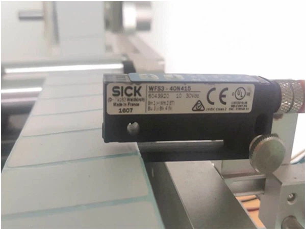 Pwoblèm je Capteur ak solisyon nan machin etikèt